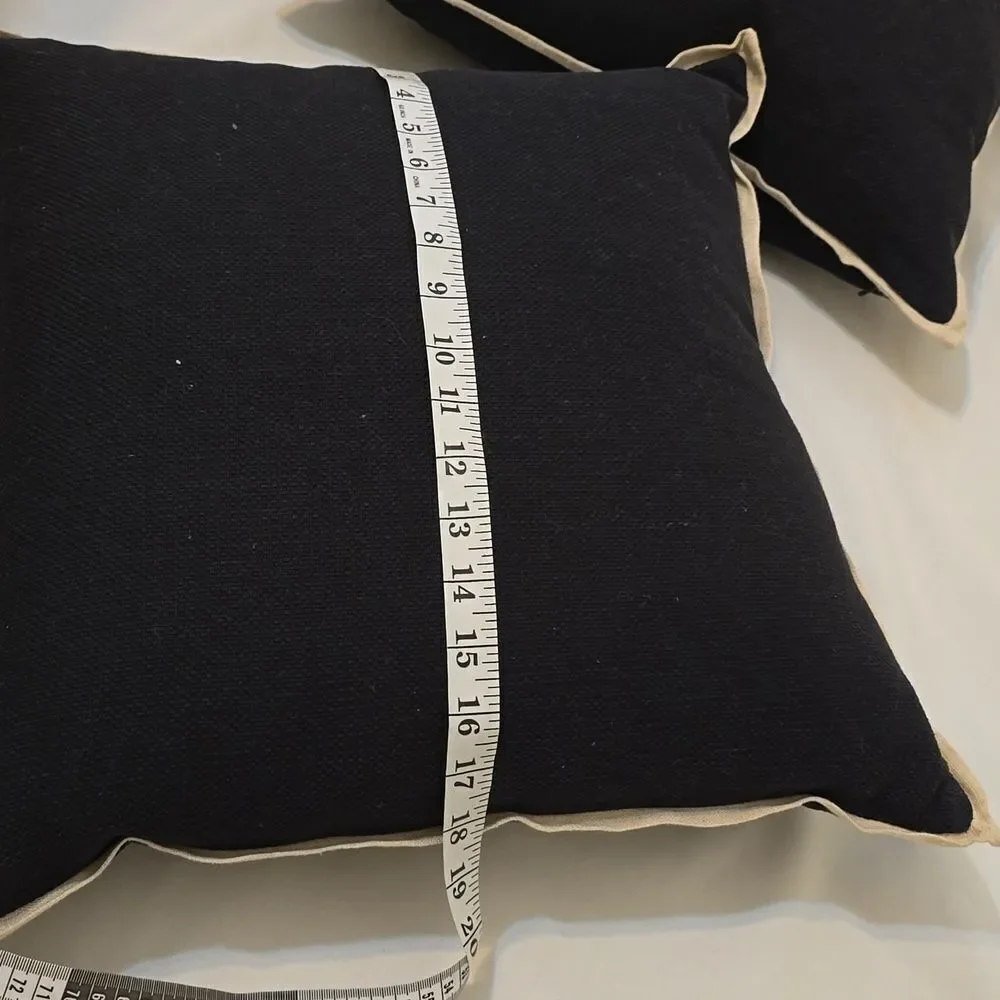2 Villa‎ linen/goose feathers decorative pillows